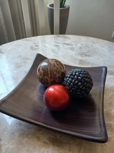 Vendo fruteira com bolas (decorativas)