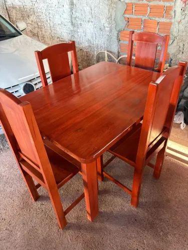 Mesa 4 cadeiras nova