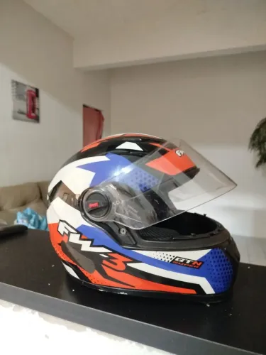 Capacete