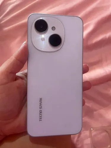 Celular Tecno sem marcas de uso