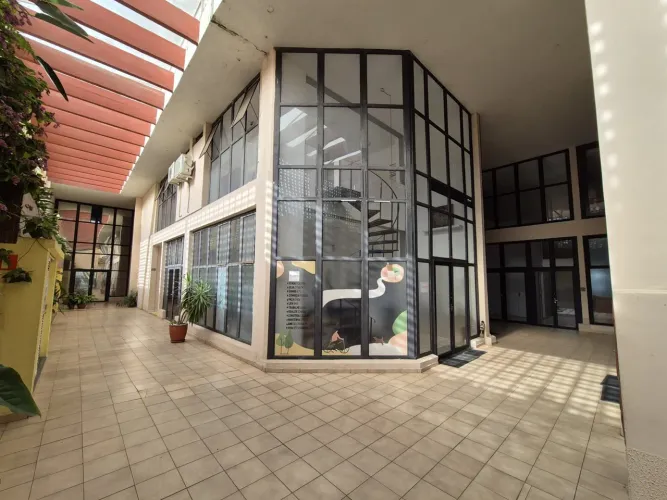 Espaço comercial de 122 m² no Cristo Rei | 3 salas e 1 vaga