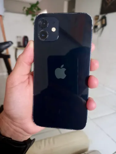 Vendo ou troco IPhone 12 64GB na caixa