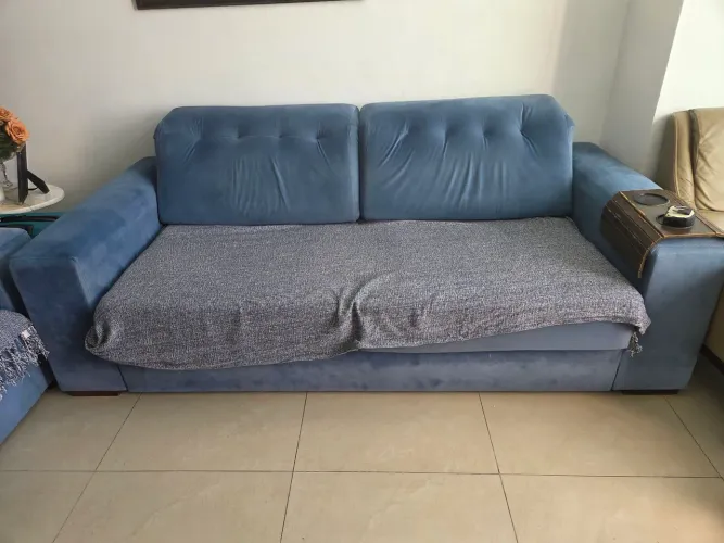 Vendo 2  Sofás pra Sala de TV. 