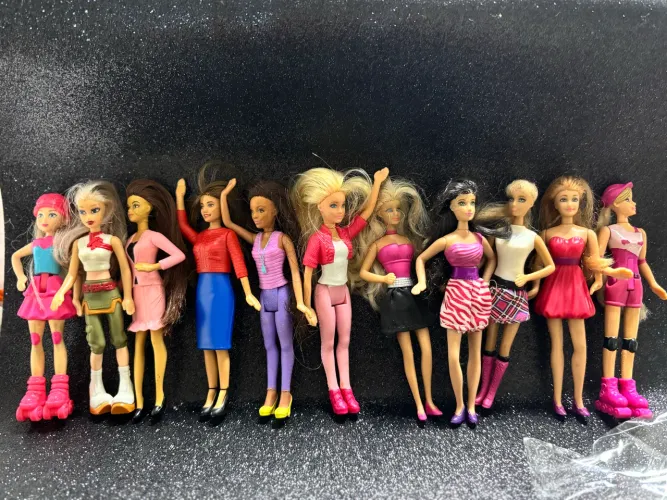 Lote 11 miniaturas Barbie