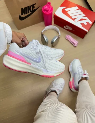 Tênis esportivo Nike a pronta entrega feminino para academia ou corrida