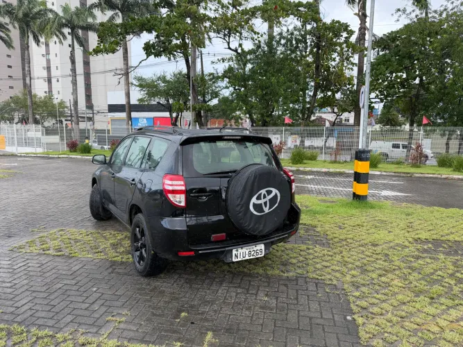 Toyota RAV4 2.4 4X2 16V 170cv Aut. 2011