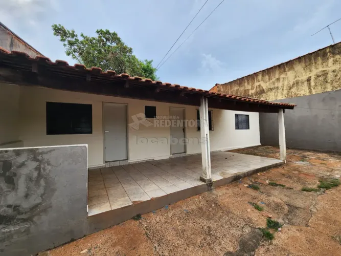 Casa para locação com 01 dormitorio no bairro Dom Lafayete.