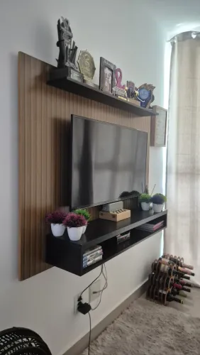 Painel para TV Naironi. TV até 48 polegadas..