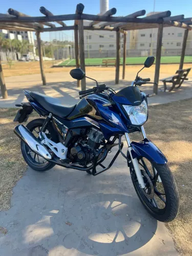 Titan 160 Edição especial 40 anos