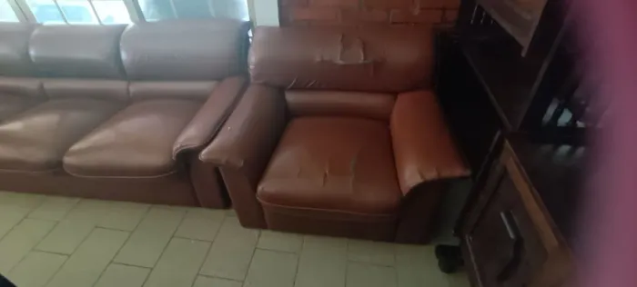 2 poltronas de couro marrom