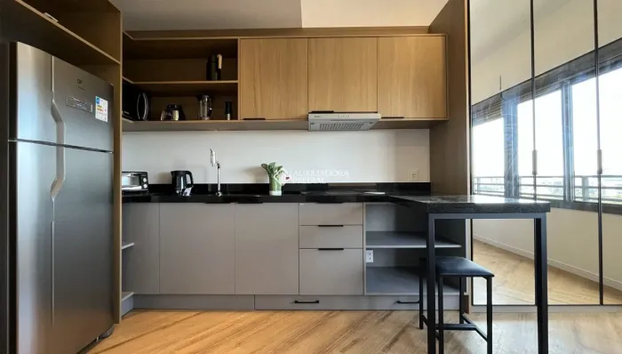 Apartamento studio com 27m2, mobiliado no bairro Cidade Baixa