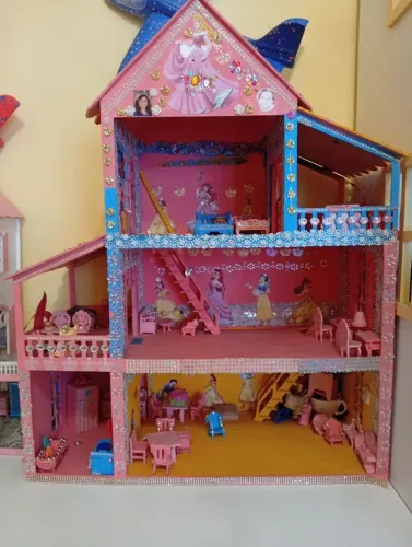 Casinha grande de boneca