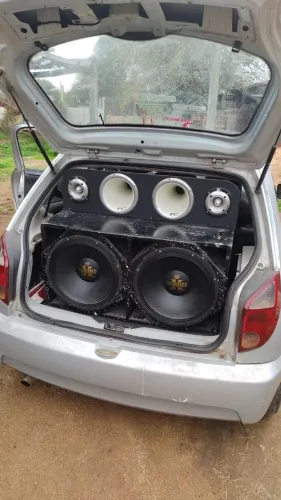 Som automotivo forte