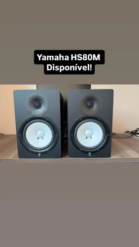 Par de monitores Yamaha HS80M