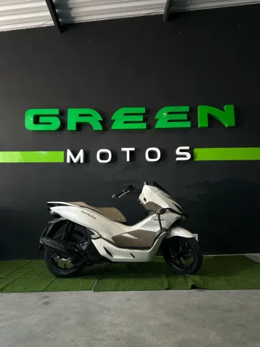 HONDA PCX 150 DLX (GREEN MOTOS)