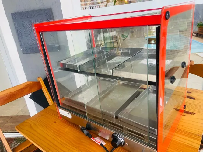 Estufa Expositora para Salgados em Inox e Vidro - 220V - Ótimo Estado