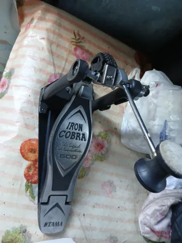 Pedal iron cobra