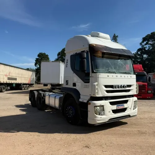 Caminhão Cavalo Mecânico Iveco Stralis 360 6x2 2014