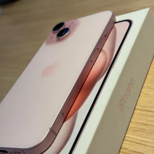 iPhone 15 128GB rosa seminovo