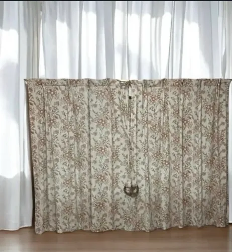 CORTINAS FLORAIS C/ BLECAUTE E TRILHO