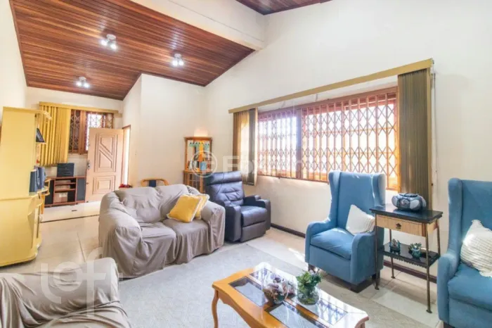 Casa à venda Rua Eurico Lara, Medianeira - Porto Alegre