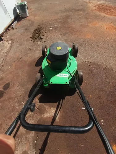 CARRO ELÉTRICO APARADOR DE GRAMA