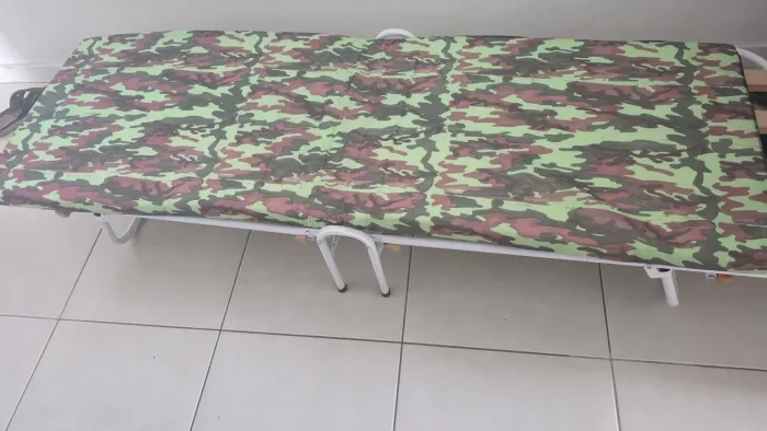 Cama Dobrável Articulada de Solteiro Com Colchonete