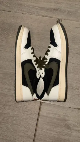 Travis Scott x Air Jordan 1 Retro Low OG 'Olive'