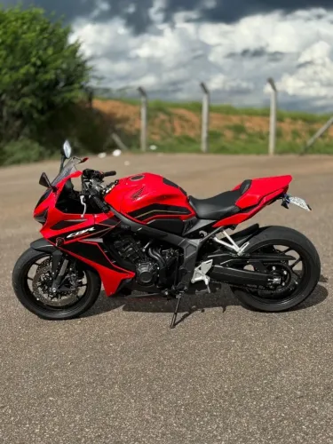 EXCLUSIVIDADE E PERFORMANCE: HONDA CBR 650R 2024 