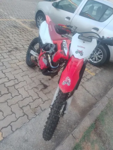 CRF 230 a mais linda
