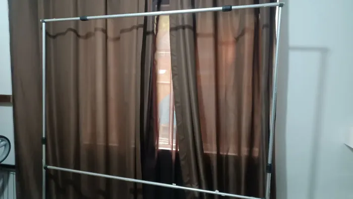 Tela de projeção bettdaw  e suporte pra tela . 