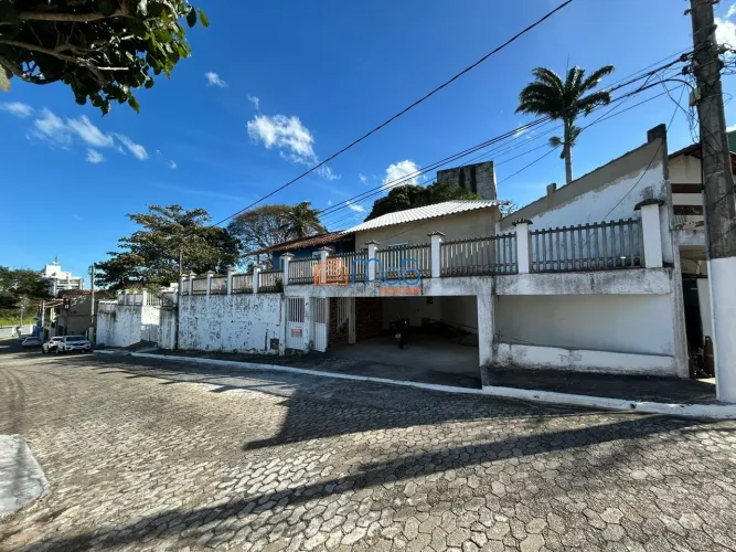 Casa a venda em condomínio fechado , São Marcos próximo ao comércio