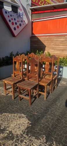 Cadeira de madeira
