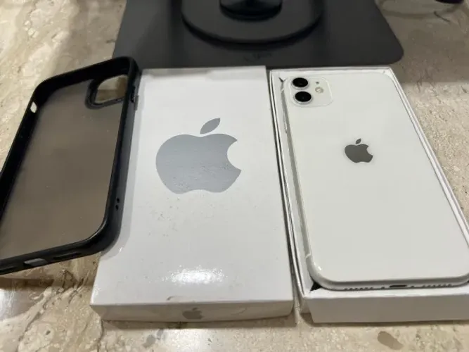 iPhone 11 128gb bem conservado