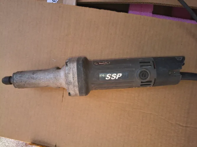 retificadeira reta Makita MGD101 6mm 220V 480 Watts