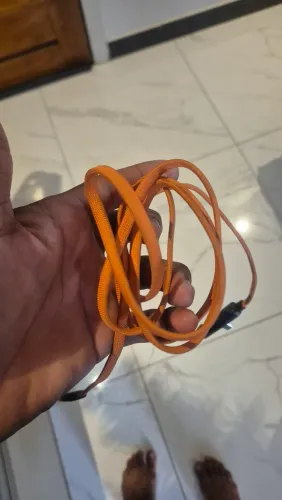 Cabo Usb tipo C com suporte laranja