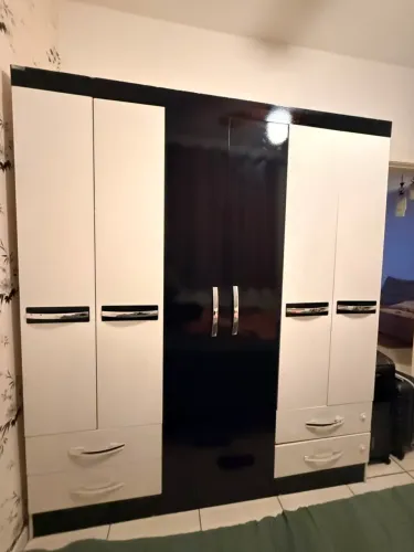 Guarda-roupa de Casal Moval 6 Portas 4 Gavetas
