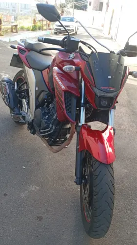 Vendo moto seminova
