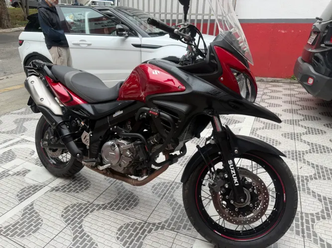 Suzuki Vstron 650xt