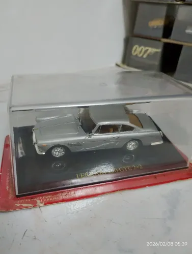 Miniatura colecionavel Ferrari 250 GTE 2+2