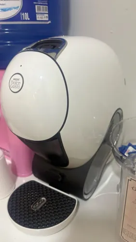 Cafeteira neo dolce gusto