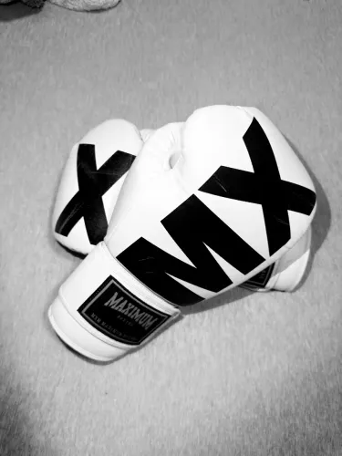 ? Luva 16oz Maximum MXM - Seminova ?