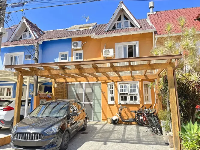 Casa em Condomínio em Guarujá