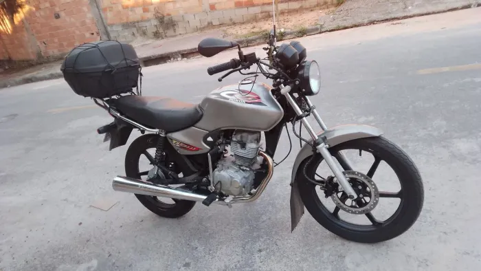 Titã 125 2001