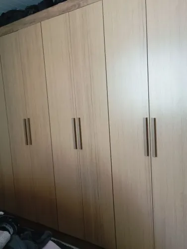 Vendo guarda roupa casal grande