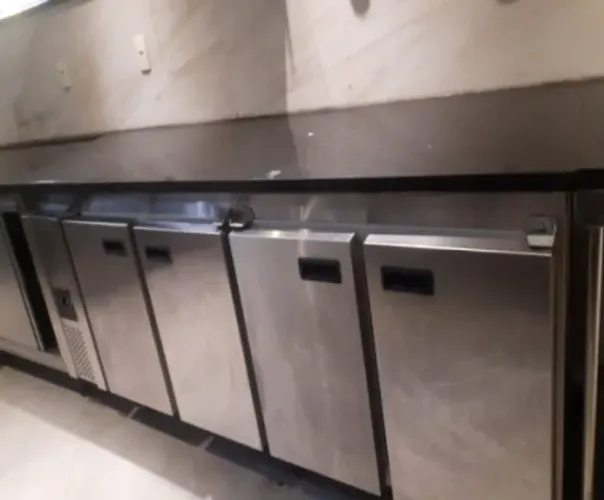 BALCÃO REFRIGERADOR HORIZONTAL 4 PORTAS C/ GRANITO 235X60 ALFATEC