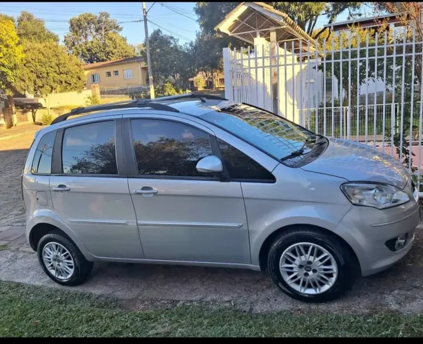 Fiat Idea Attractive 1.4 Fire Flex 8V 5P 2013