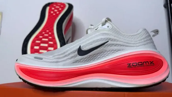 Tênis de Corrida Nike Vomero Plus - ORIGINAL - Tam 39 (Impecável, usado uma vez) POSSUI NF