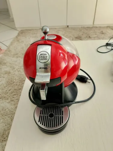 Vendo cafeteira dolceGusto