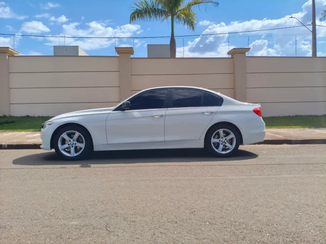 BMW 320I A 2.0 Turbo/activeflex 16V 184cv 4P 2014